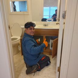 Wally deserves two thumbs up for his prompt and professional service! Wally deserves two thumbs up for his prompt and professional service!