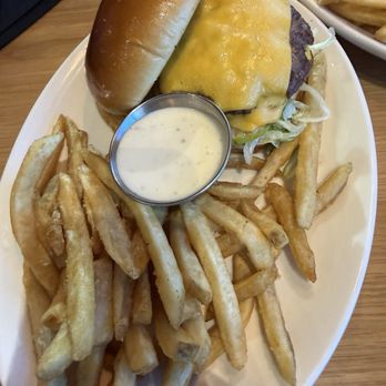 BJ's Restaurant & Brewhouse - Breweries Near Me - Phoenix, Arizona