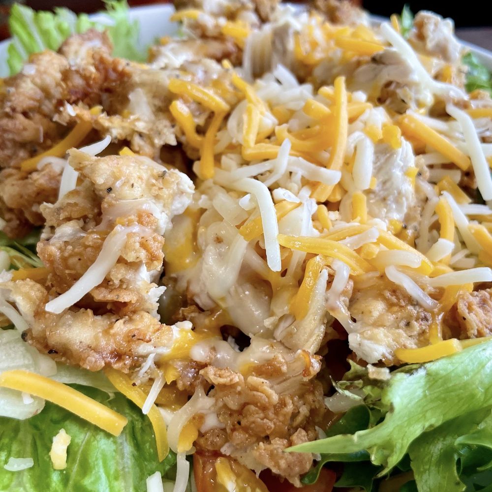 Jucy's Hamburgers - Crispy chicken salad - Burgers Near Me - Tyler, Texas Jucy's Hamburgers - Crispy chicken salad - Burgers Near Me - Tyler, Texas