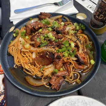Joplin's - Noodles - Asian fusion brisket - American Near Me - Ojai, California