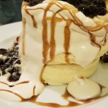 Cloud Nine Cafe Hawaii - Brown sugar boba souffle pancake - Desserts Near Me - Honolulu, Hawaii