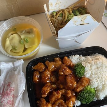 J's Wong - 9. General Tso's Chicken 56. Combo Lo Mein 10. Egg Roll 1. Wonton Soup - Chinese Near Me - Brooklyn, New York