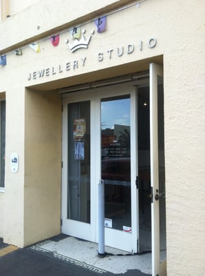 Royal Jewellery Studio by null
