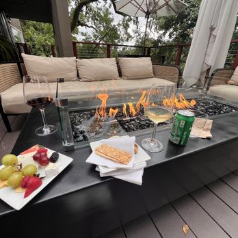 Milliken Creek Inn - Wine and cheese hour on the back patio - Hotels Near Me - Napa, California Milliken Creek Inn - Wine and cheese hour on the back patio - Hotels Near Me - Napa, California