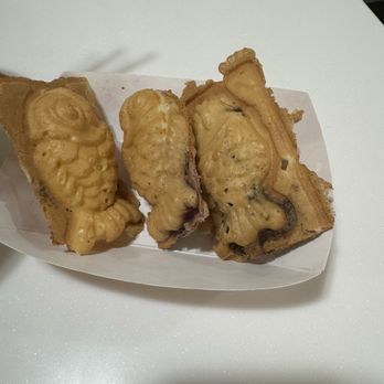 Snowtime - Custard, blueberry cheesecake, and Nutella golden fish buns - Coffee & Tea Near Me - Chandler, Arizona Snowtime - Custard, blueberry cheesecake, and Nutella golden fish buns - Coffee & Tea Near Me - Chandler, Arizona