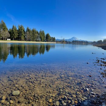 Lake Tapps Park - Beautiful view - Parks Near Me - Bonney Lake, Washington