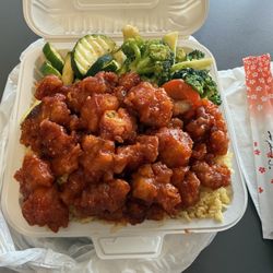 Combo #2
(Louisiana Chicken, Broccoli, Zucchini, Fried Rice)