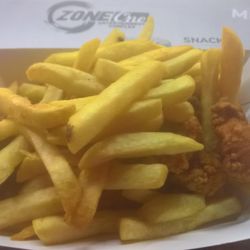 Zone One Family Entertainment Complex - Wings and excellent fries.
