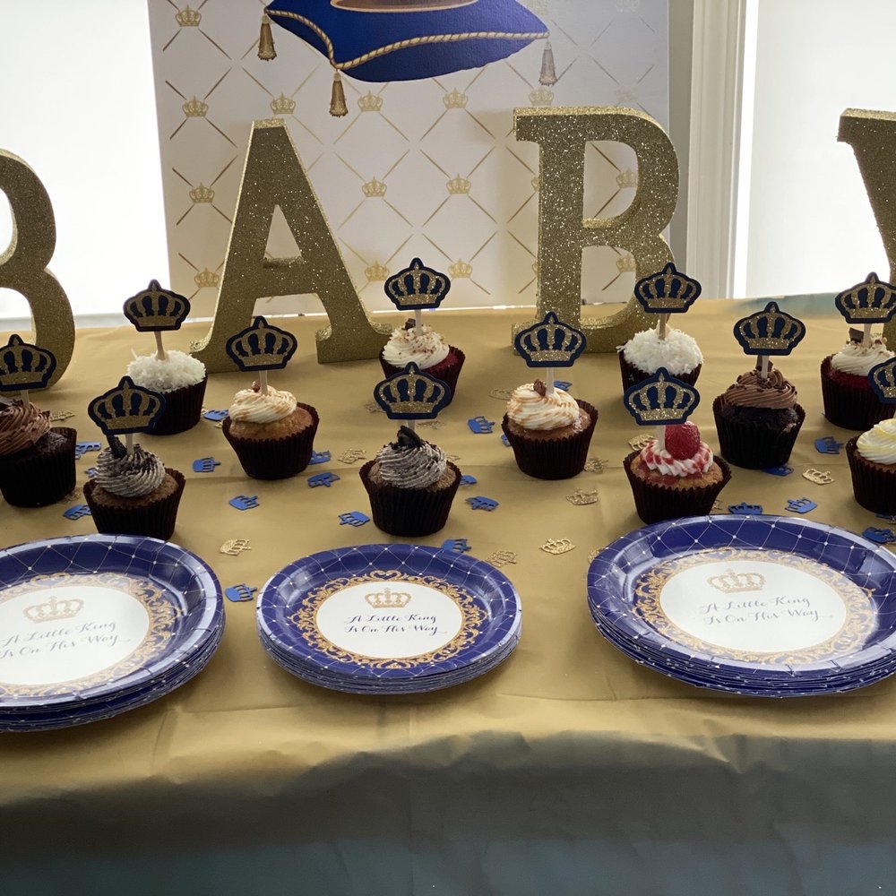 Diamond Dust - Red velvet, cookies and cream, lemon, strawberry, sweet potato, salted caramel! - Cupcakes Near Me - Decatur, Georgia
