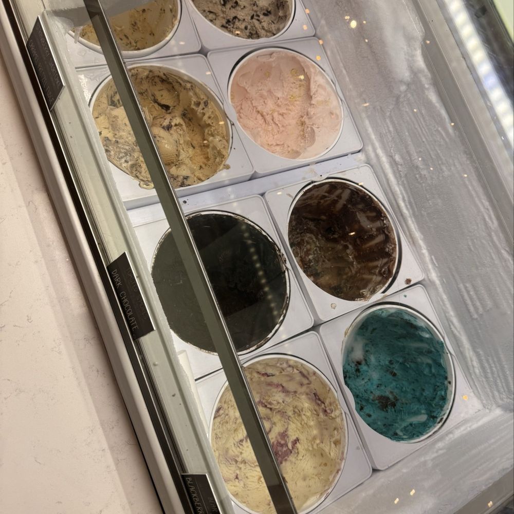 The Baked Bear - More flavors to top your favorite cookie selection - Ice Cream & Frozen Yogurt Near Me - Miami Beach, Florida The Baked Bear - More flavors to top your favorite cookie selection - Ice Cream & Frozen Yogurt Near Me - Miami Beach, Florida
