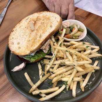 Fig & Ginger - Roasted Chicken Sandwich with Truffle fries - Breakfast & Brunch Near Me - Honolulu, Hawaii