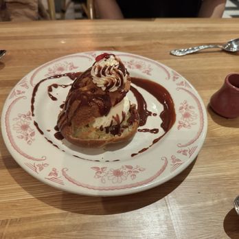 Le Margot - Hot Fudge Profiterole (it was meh & tough to eat) - French Near Me - Fort Worth, Texas Le Margot - Hot Fudge Profiterole (it was meh & tough to eat) - French Near Me - Fort Worth, Texas