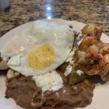 Candy's Café - Chilaquiles verdes with medium eggs and a side of shrimp - Cafeteria Near Me - Ensenada, BCN