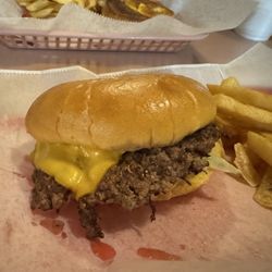 Sophia's Deli & Restaurant - Cheeseburger