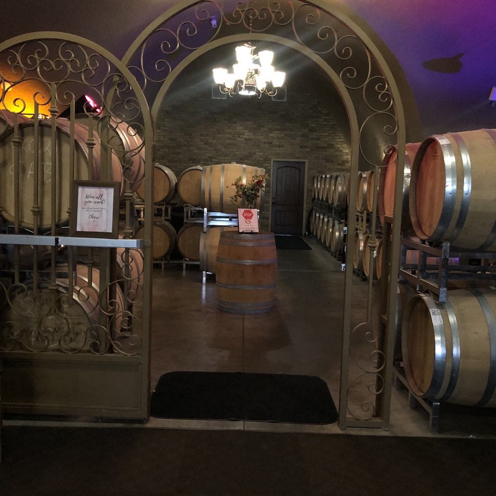 Oak Mountain Winery - Inside - Wineries Near Me - Temecula, California Oak Mountain Winery - Inside - Wineries Near Me - Temecula, California