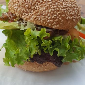 Vöner - Crunchy burger with peanut sauce - Vegan Near Me - Berlin, BE Vöner - Crunchy burger with peanut sauce - Vegan Near Me - Berlin, BE