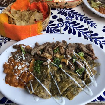 Los Chilaquiles - Mexican Near Me - Zapopan, JAL
