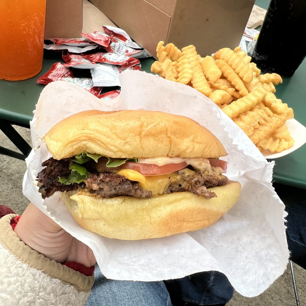 Cheeseburger, single patty