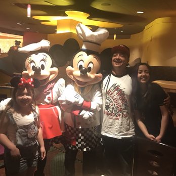 Goofy's Kitchen - Love Mini & Mickey - American Near Me - Anaheim, California