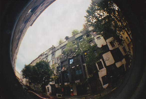 Kunst Haus Wien. Museum Hundertwasser by null