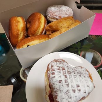 Donut Palace - Strawberry cheese cake donut - Donuts Near Me - Portland, Oregon