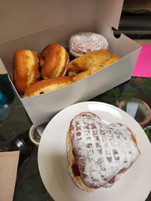 Donut Palace by null