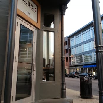 Lillie's Q - Front door (on North and Wolcott) - Barbeque Near Me - Chicago, Illinois
