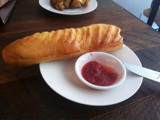 Photo of Kitsuné - Montreal, QC, CA. Baguette et confiture