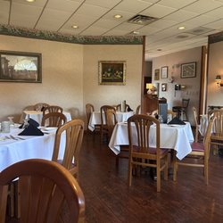 La Tavola Ristorante - Dining area