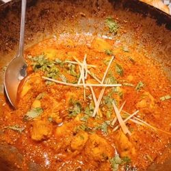 Larachi by Naumaan Ijaz - Boneless chicken karahi