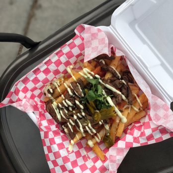 Pikiniki - Carne asada fries - Food Trucks Near Me