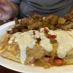 Stack'em High Pancakes & So Forth - Chicken Fajita omelette (3.5/5) taziki sauce on top