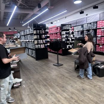 New Balance Factory Store - Shoe Stores Near Me - Milpitas, California New Balance Factory Store - Shoe Stores Near Me - Milpitas, California