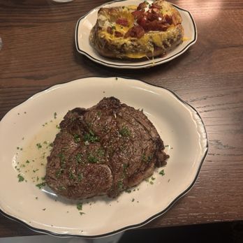 The Avenue Steak Tavern - Steakhouses Near Me - Dublin, Ohio