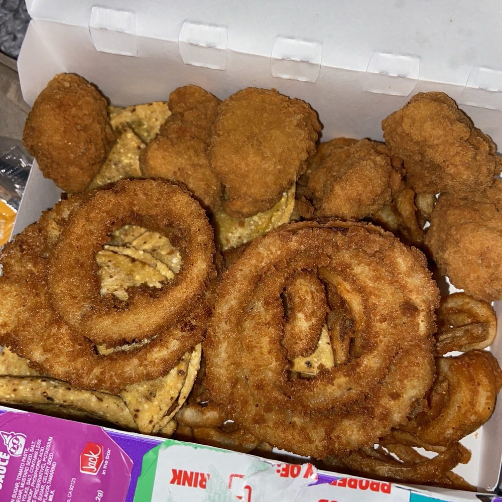 Snack Mega Munchies Box