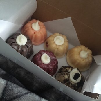 Bundts On Melrose - Baby Bunts, pack of 6 for $13. Plenty of flavors to choose from! - Desserts Near Me - Long Beach, California Bundts On Melrose - Baby Bunts, pack of 6 for $13. Plenty of flavors to choose from! - Desserts Near Me - Long Beach, California