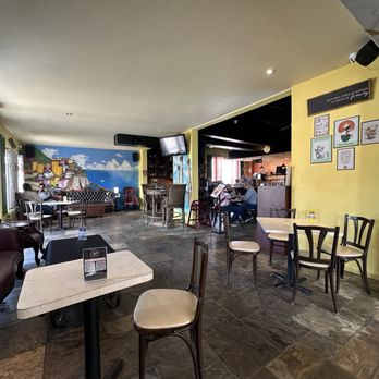 Burger Vibe - Cool interior with sort of coffee/bagel shop vibe - Burgers Near Me - Houston, Texas Burger Vibe - Cool interior with sort of coffee/bagel shop vibe - Burgers Near Me - Houston, Texas