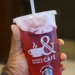 Barnes & Noble - Mango Dragonfruit Refresher w/ Green Tea