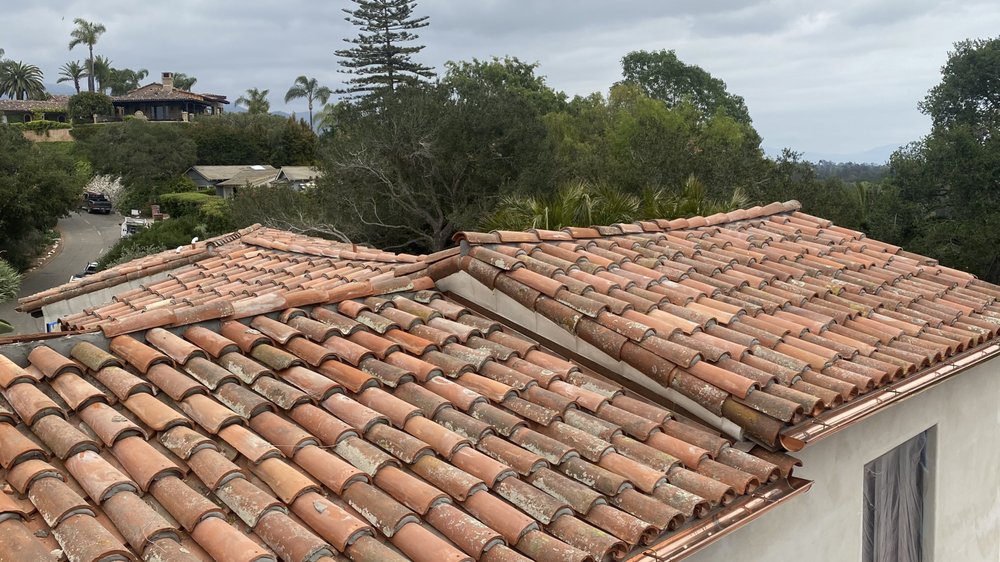 Slide of A&M Roofing and Gutters