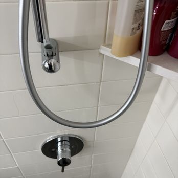 Amara Cay Resort - Shower came apart when pushing shower head up - Resorts Near Me - Islamorada, Florida