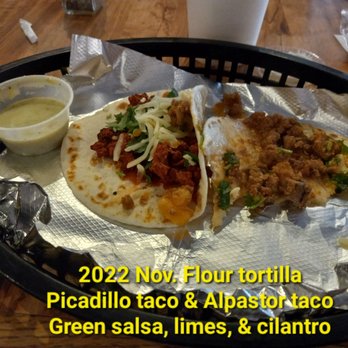 Taco Crave - 2022 Nov. Nice nibbles and lots of spices! Three kinds of salsas available: red, green & xtra spicy. - Tacos Near Me - Bryan, Texas