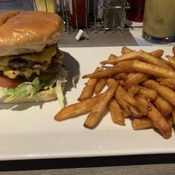Fozzy's Bar & Grill - Smashburger
