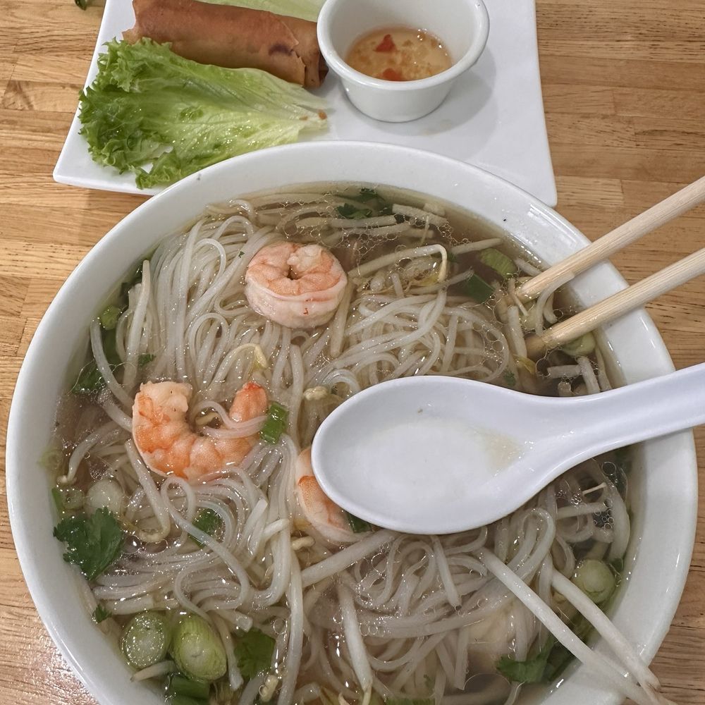 P17. Ph Tm - Noodle Soup with Shrimp P17. Ph Tm - Noodle Soup with Shrimp
