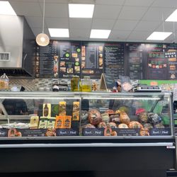 Farmers Deli and Grill - Inside