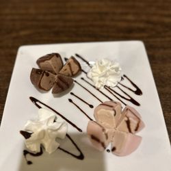 Yoshi Zushi - Mochi ice cream