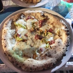 Gelateria Oasi - Pizza Fiorilli: fiori di zucca, fior di latte e pancetta