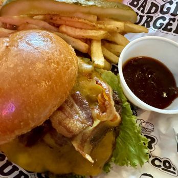 Badger Burger - Oconomowoc - Bars Near Me - Oconomowoc, Wisconsin Badger Burger - Oconomowoc - Bars Near Me - Oconomowoc, Wisconsin