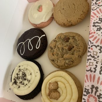 Crumbl - Roseville - Oreo, chocolate chip, peanut butter, watermelon sour patch - Bakeries Near Me - Roseville, California Crumbl - Roseville - Oreo, chocolate chip, peanut butter, watermelon sour patch - Bakeries Near Me - Roseville, California