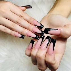 Coco Nails
