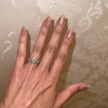 Oscar Nail Lounge - Cat eye polish - Nail Salons Near Me - Plano, Texas Oscar Nail Lounge - Cat eye polish - Nail Salons Near Me - Plano, Texas